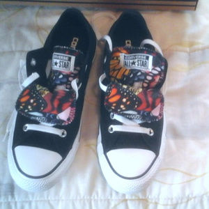 NWOT Converse, Butterfly double tounge OX Size 8
